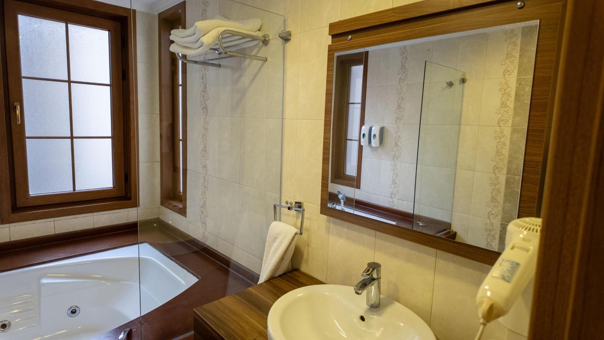 Cesmeli Konak Hotel Silivri Buitenkant foto